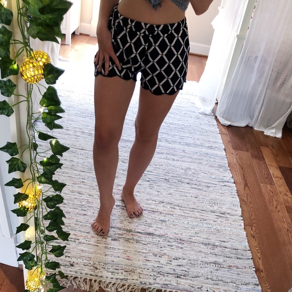 FRANCESCAS navy patterned shorts with pockets